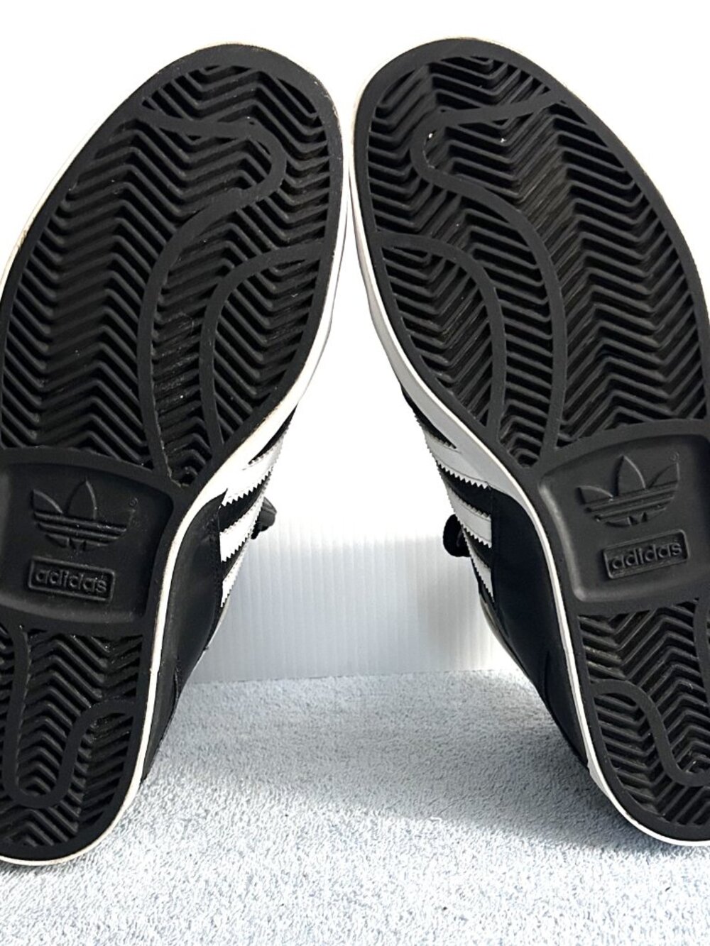 ADIDAS - Picture 8 of 12